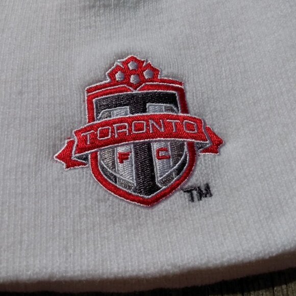 Toronto Football Club Hat TFC Toque Soccer KIA Auto Knit Beanie Cap White - Picture 3 of 13